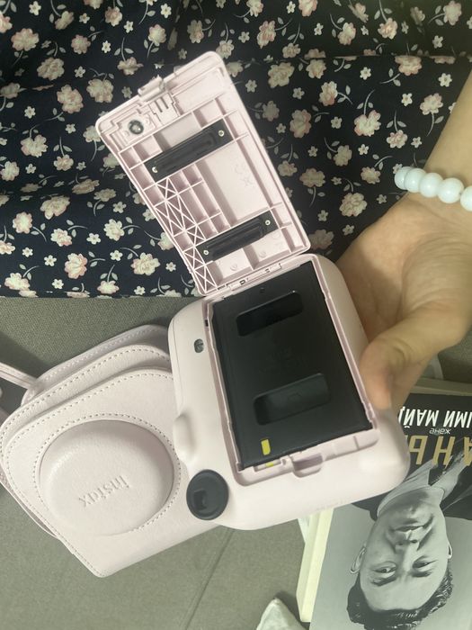 Instax mini 12 бу только 10снимков делали