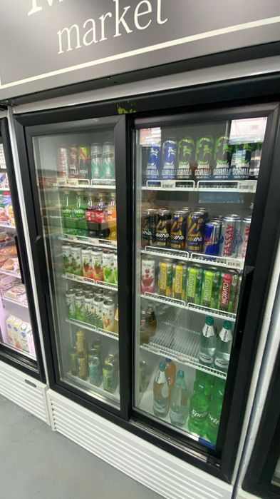 Витринный холодильник