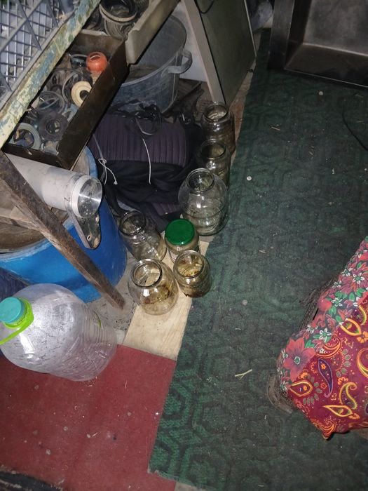 Телевизор LG плоски.