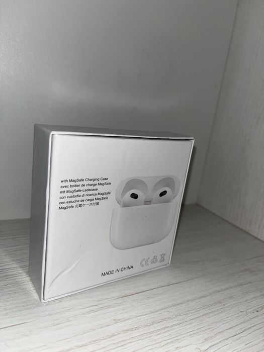 Наушники AirPods