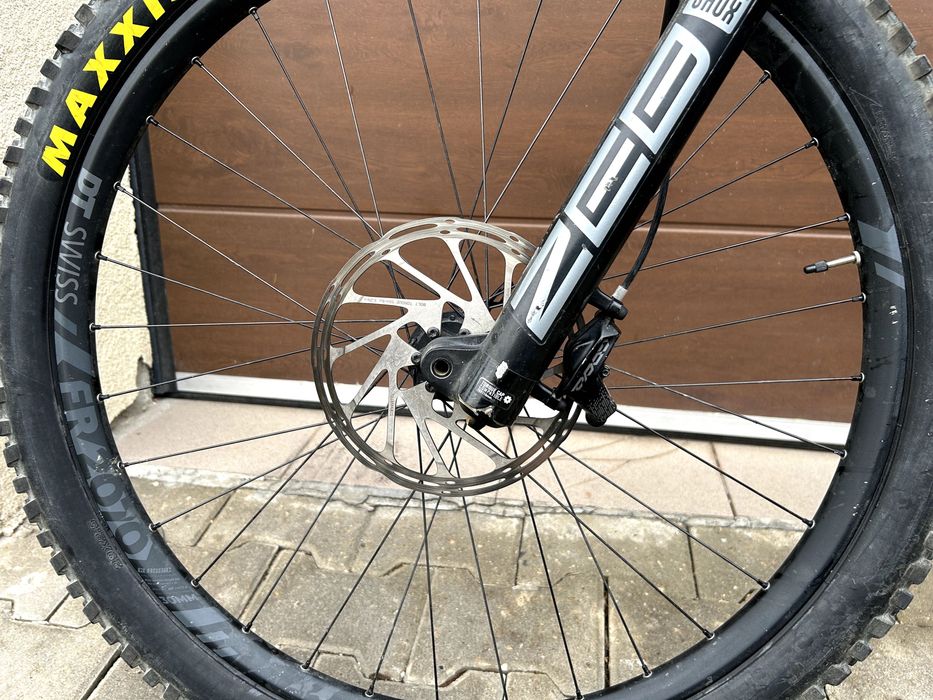 Vand bicicleta mtb super enduro Canyon Torque 29 CF7 M full-suspension carbon model 2022