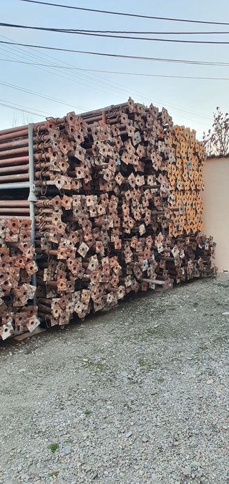 Închiriez popi metalici de 3m, 3,5m și 4,5m