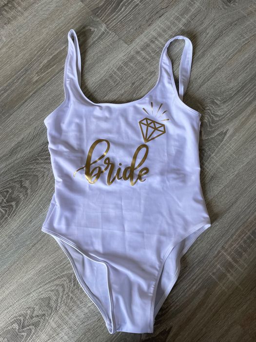 costume de baie petrecerea burlăcițelor