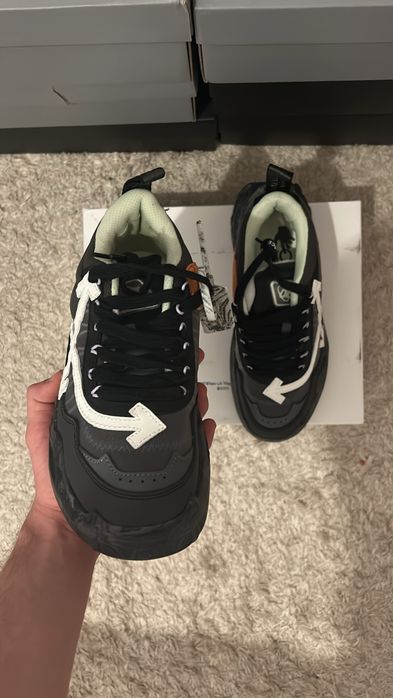 Off-white Odsy Black