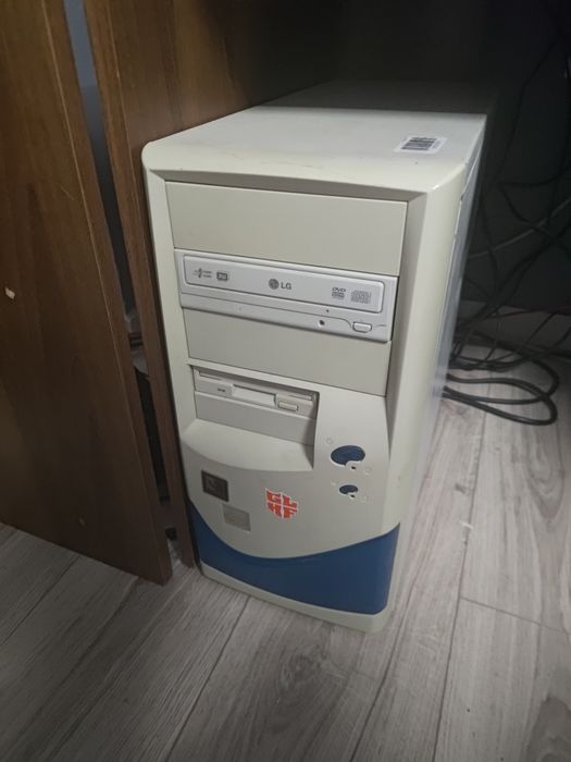 Pc retro windows 98/dos Pentium 2 si multe jocuri