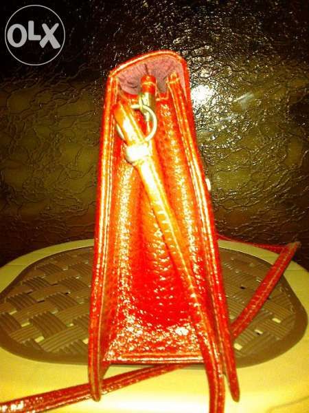 Дамска чантичка от естествена кожа