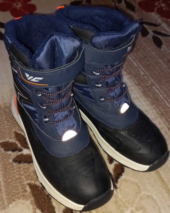 Детски зимни ботуши Pepperts - 35
Подходящи за студено и снежно време.