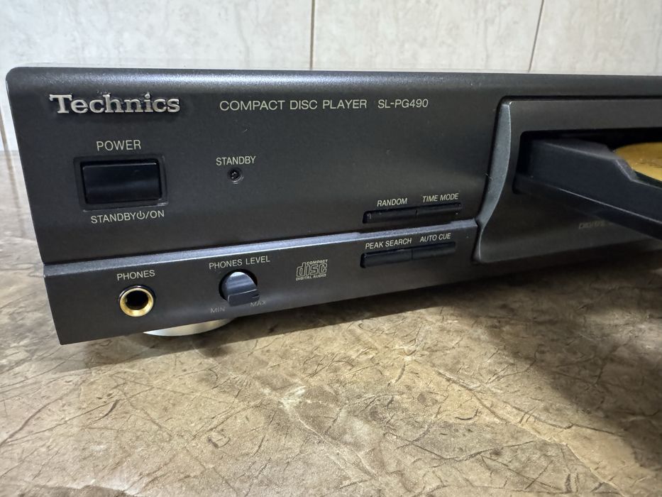 Technics -Compact Disc Player
