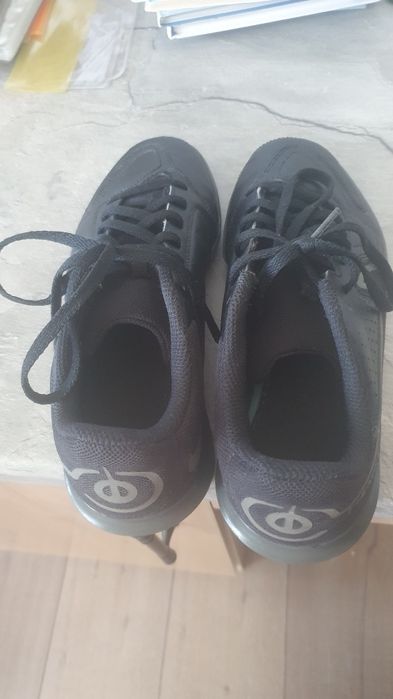 Кроссовки для футбола