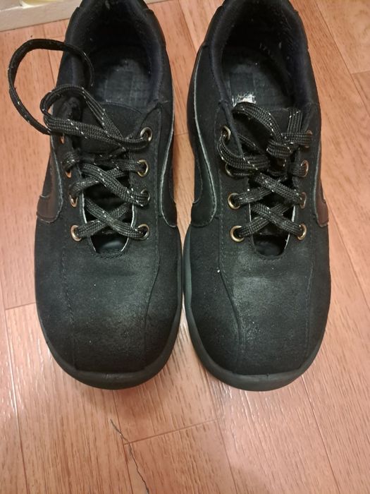 Adidași pentru muncă,cu fier în bot