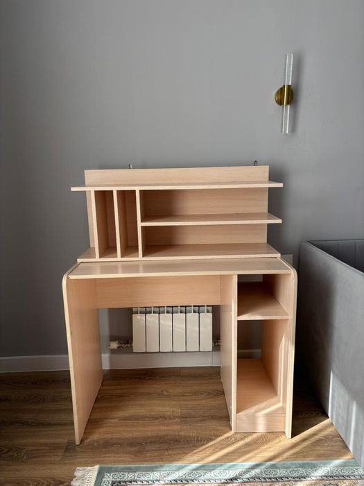 Писменный (компьютерный) стол