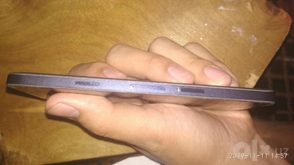 Продам samsung a3 (2015)