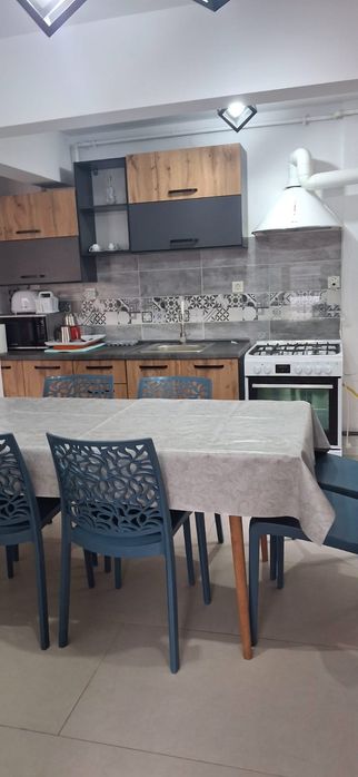 Apartament 4 camere de inchiriat