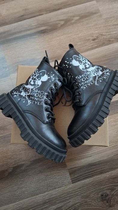 Продавам детски ботуши