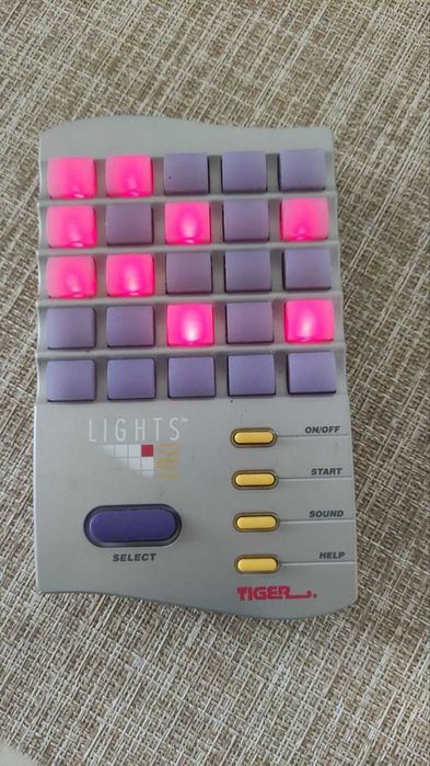 Retro game 1995 Tiger Lights Out electronics