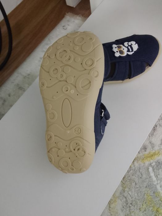 Детские сандали.