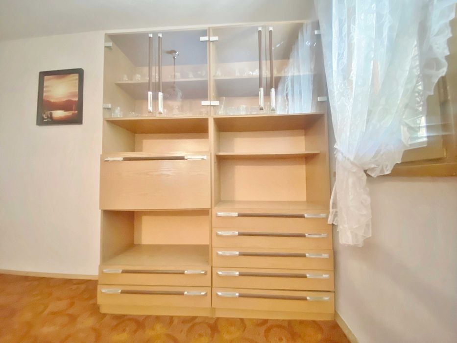 Цена - 40€. Два Компактни Модула за Дневна стая в цвят Млечен Дъб/Бук