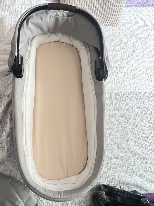 Cybex Cot s Lux - в перфекто състояние 250лв.Коша е ползван 3 месеца.