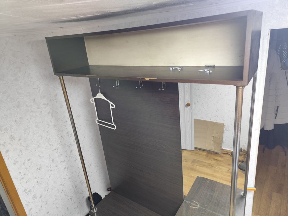 Прихожая б/у. .      .