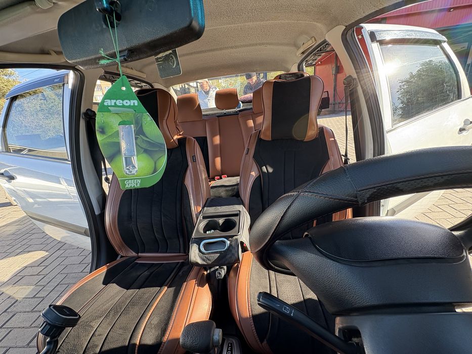 Продам машину Lada Granta 2013 года выпуска
