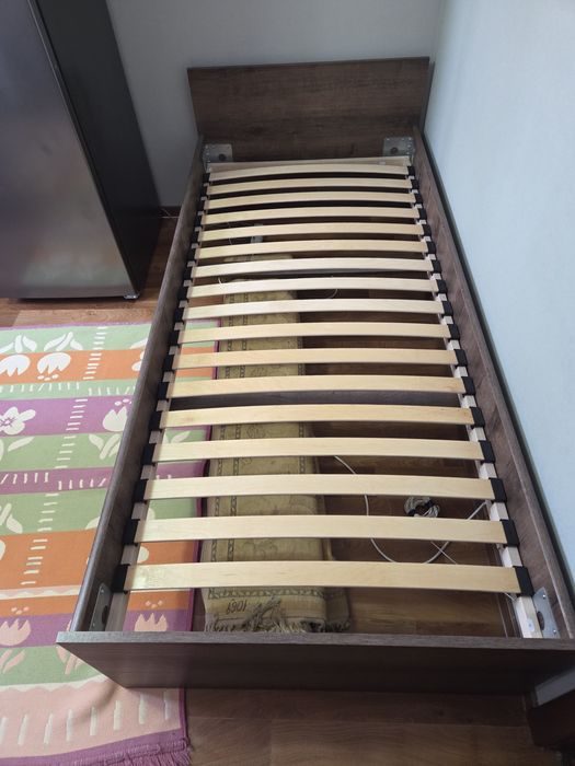 Кровать новая из дерева