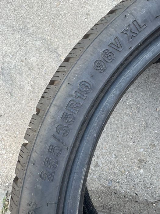 2 buc Cauciucuri Pirelii Iarna 255 35 19 Dot 2022 ca noi