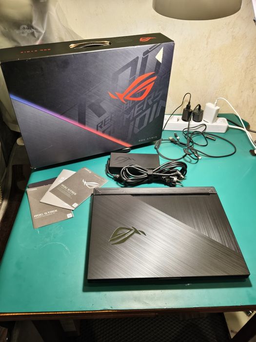 Asus Rog Strix core i7 10750H