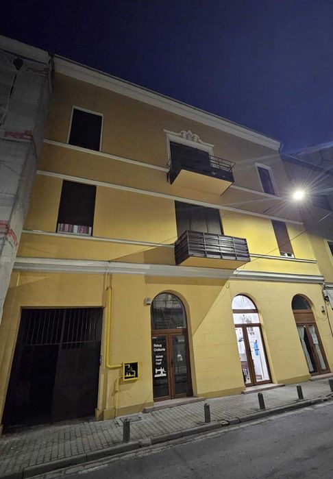 Proprietar: Ap. 2 camere- Ultracentral Arad, Etaj 1-mobilat si utillat