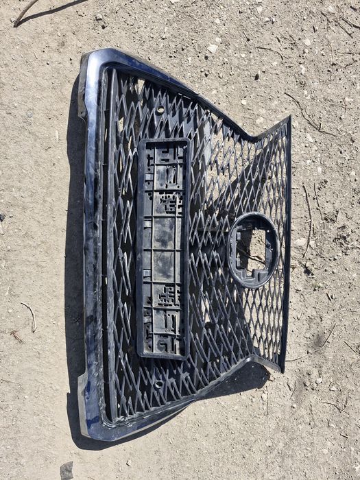 Решётка в орегенали чу чуть сломана ульи от UX200,2019год