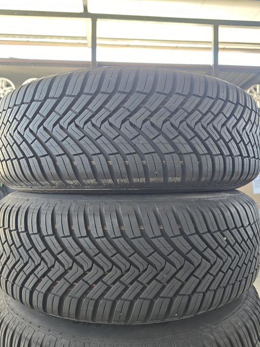 4 Броя 215/65/17 Continental 2x7,5mm 2x6,8mm 24dot
