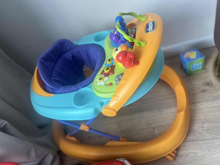 Продам ходунки Chicco