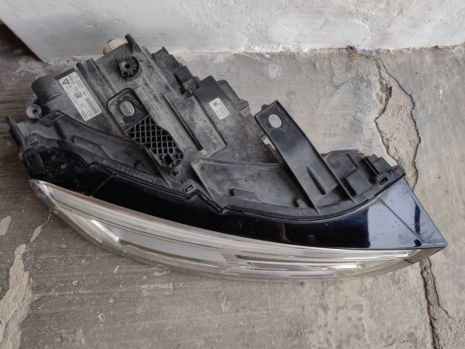 Фар Audi Q3 FULL LED десен / Фар Ауди Кю3 Оригинален