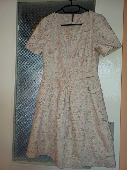 Рокля Junona с розово и златно