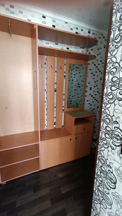 Продам прихожую б/у