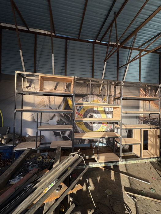 Raft fier cu lemn natural 3 cm esenta tare stil industrial .