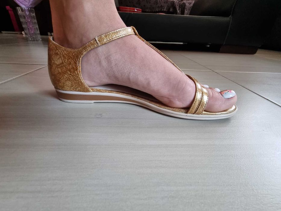 Дамски сандали от естествена кожа Gabina - 37 номер