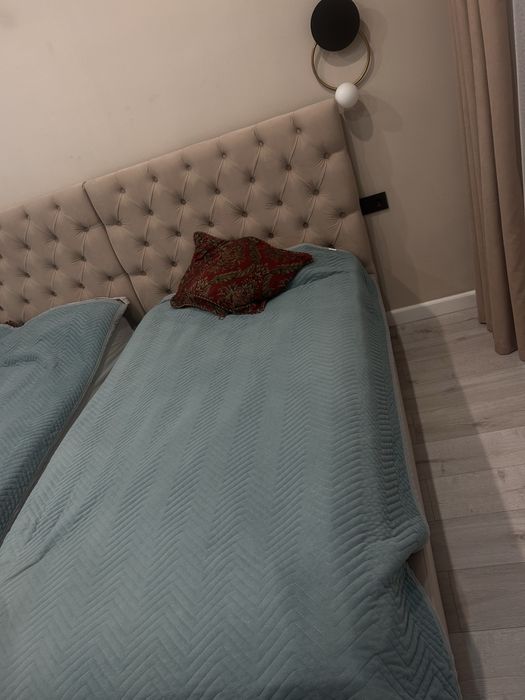 Две кровати с матрасом