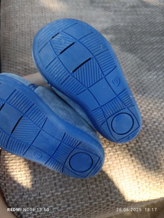 Papuci bebeluș in stare foarte buna