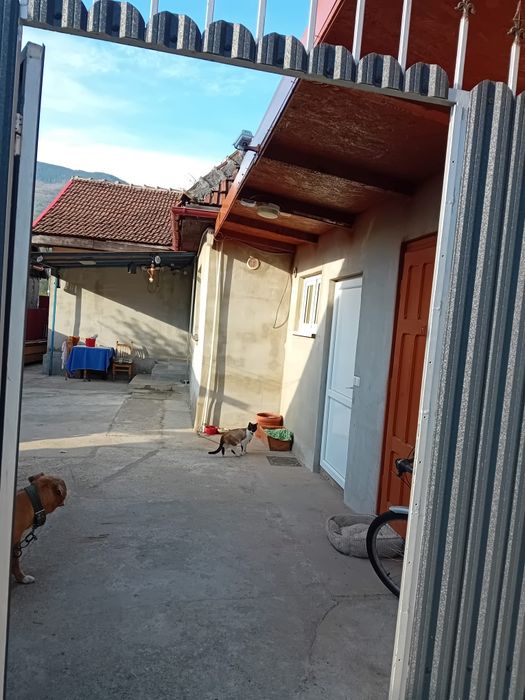 Vând casă  2 camere