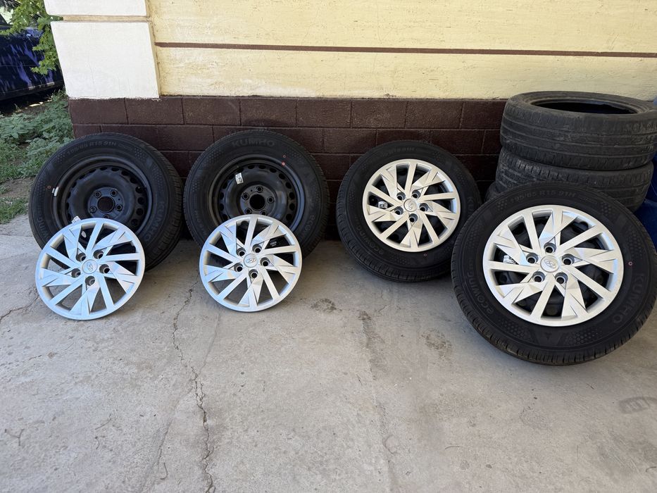 Диск с шинами новая. Из салона KUMHO калпчки оригинал ХЮНДАЙ