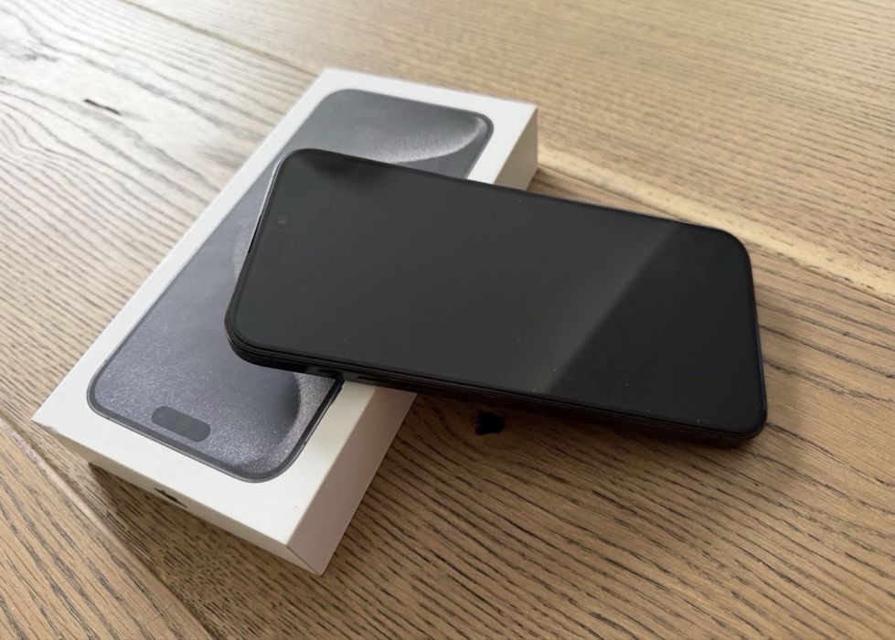 iphone 15 PRO  256 GB  98% Bateria  Accept Schinburi