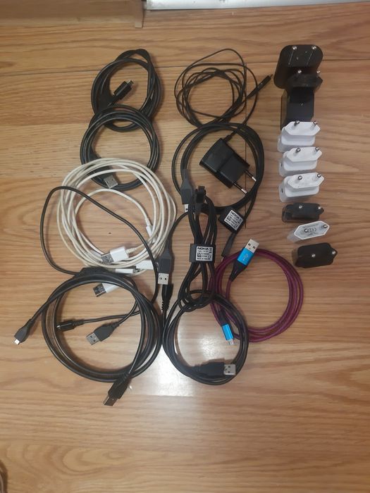 Încărcător Samsung cu cablu     Nokia.3330