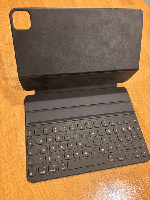 Apple Smart Keyboard Folio