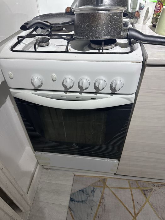 Газ плита Indesit