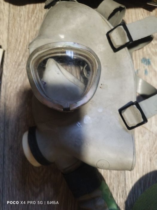 Противогазы чехлы на них фильтры плакаты