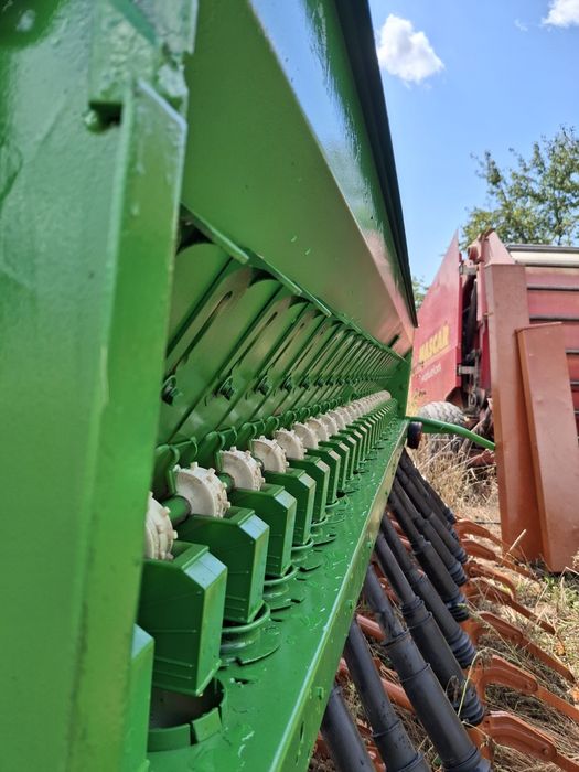 Vând semanatoare de  paioase amazone d7 de 3 metri