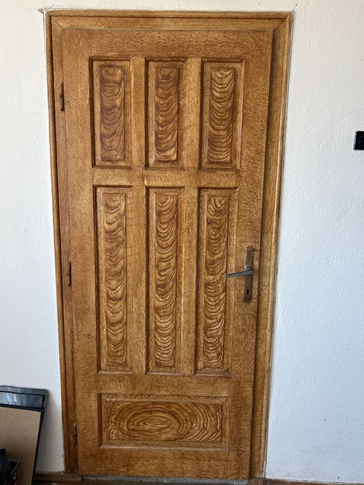 Дървени врати от масив