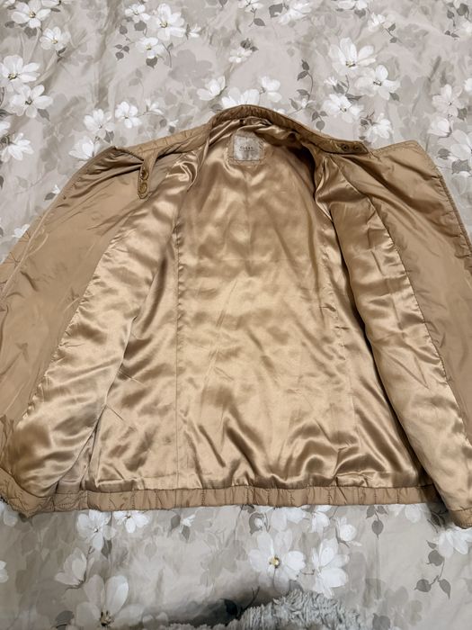 Преходно яке Guess