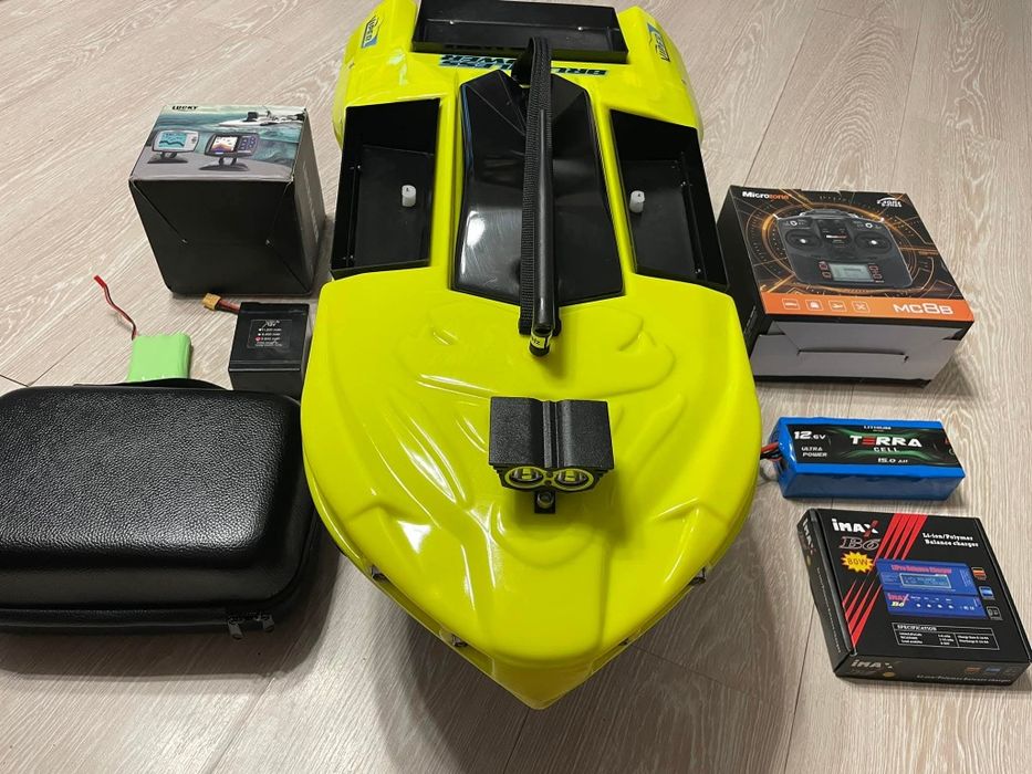 Navomodel Viper brushless, 3 cuve