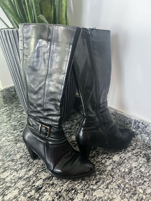 Cizme piele lăcuită nr 35